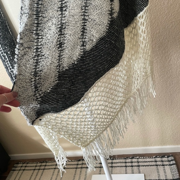 Sweater Shawl Cape - Picture 5 of 8